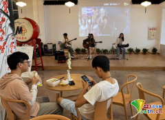 學(xué)校食堂承包-高校食堂變音樂(lè)餐廳,吃飯K歌兩不